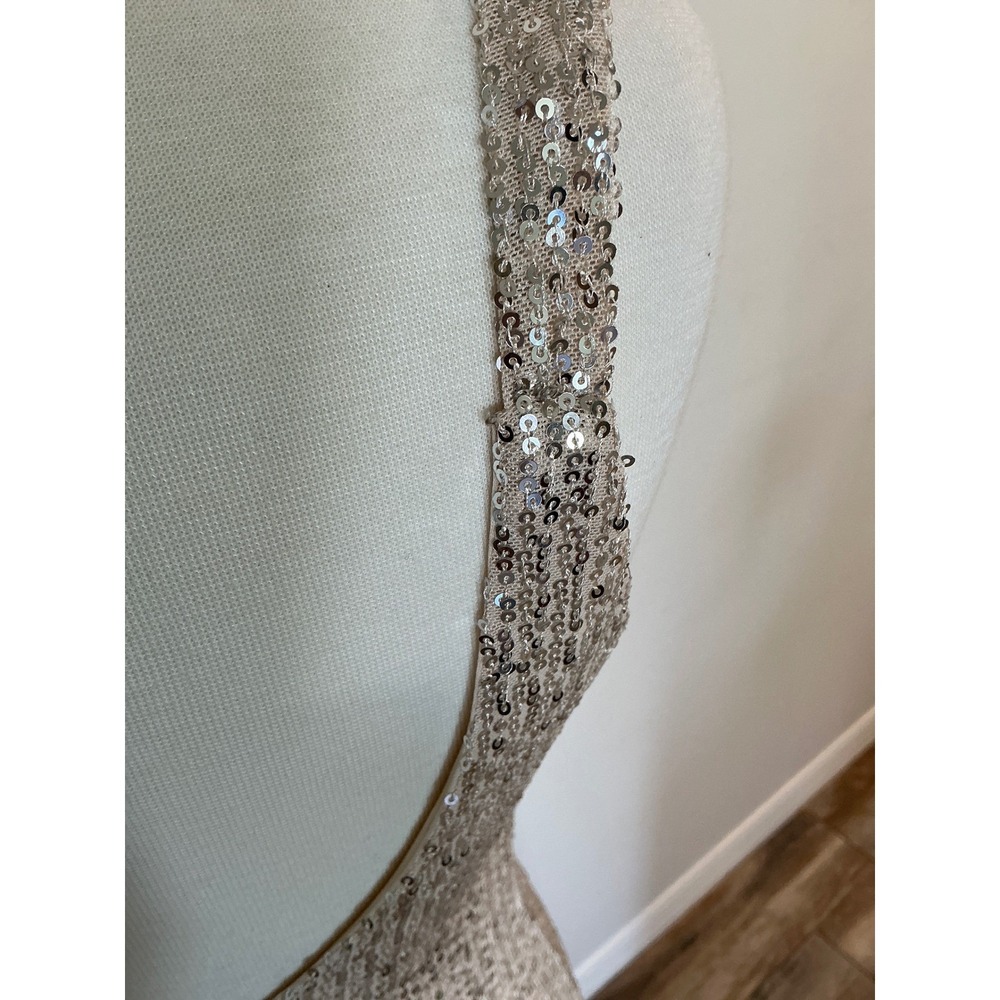 IEENA FOR MACDUGGAL SILVER SEQUIN SWEETHEART NECKLINE UBACK FRONT SLIT GOWN SZ 6 - Picture 6 of 16